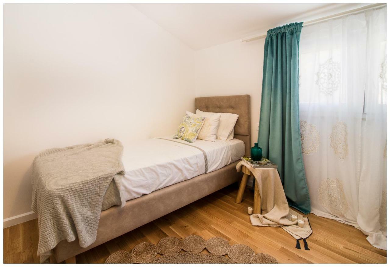 Apartman Sissy Primošten Exterior foto